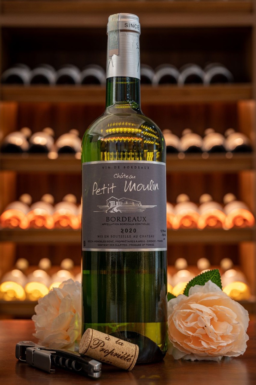 CHATEAU PETIT MOULIN WHITE 2020